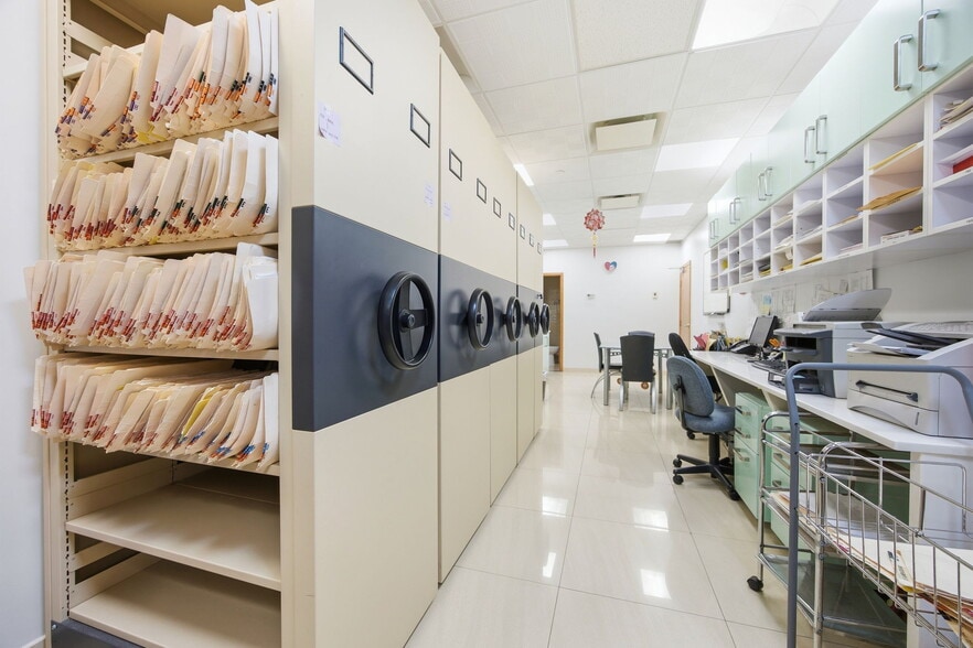 More Photos Of 139 Centre St, New York Medical For Sale