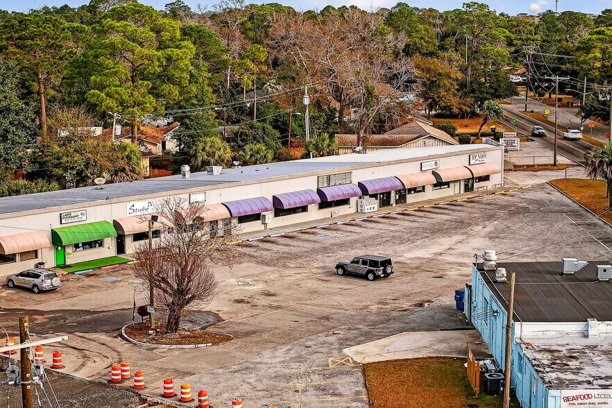 More Photos Of 4421-4443 Skidaway Rd, Savannah Storefront Retail Office For Lease