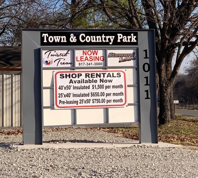 More Photos Of 1011 Upper Denton Rd, Weatherford Warehouse For Lease