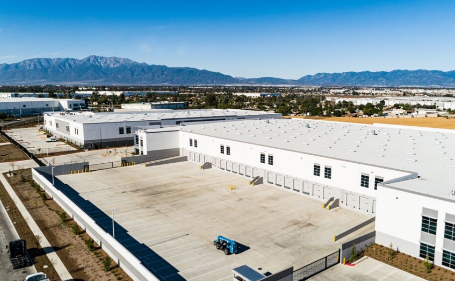 More Photos Of 12340 Agua Mansa Rd, Jurupa Valley Distribution For Lease
