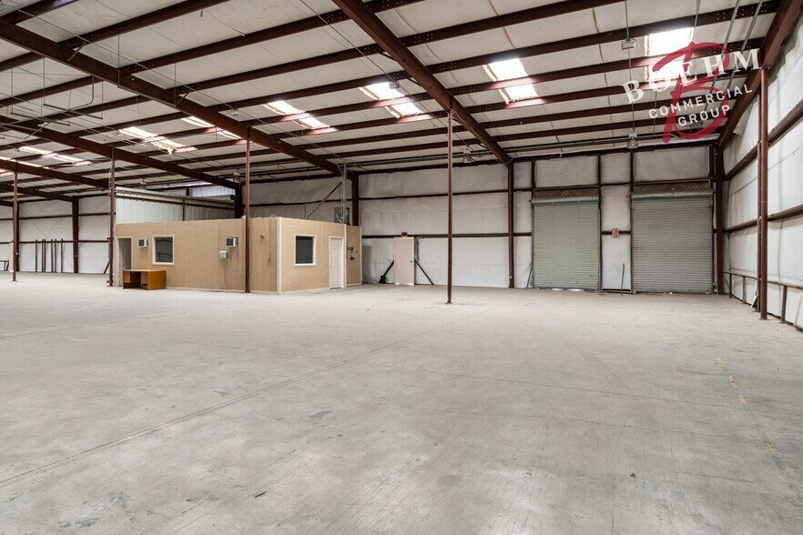 More Photos Of 995 Industrial Blvd, Del Rio Distribution For Sale