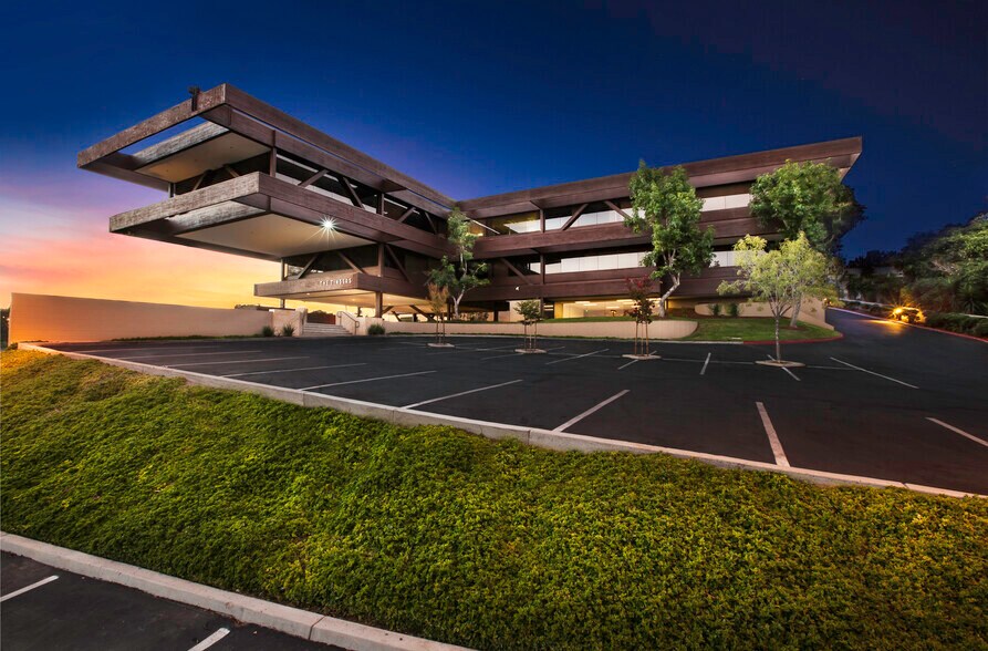 Primary Photo Of 445 Marine View Ave, Del Mar Coworking Space