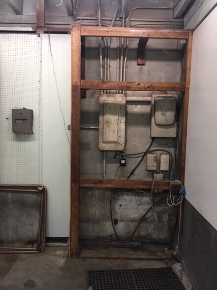 More Photos Of 175 W Main St, Amsterdam Auto Repair For Sale