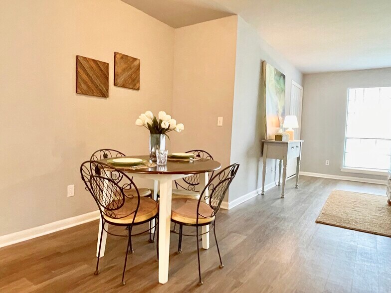 More Photos Of 11 Eumar Ct NW, Center Point Apartments For Sale