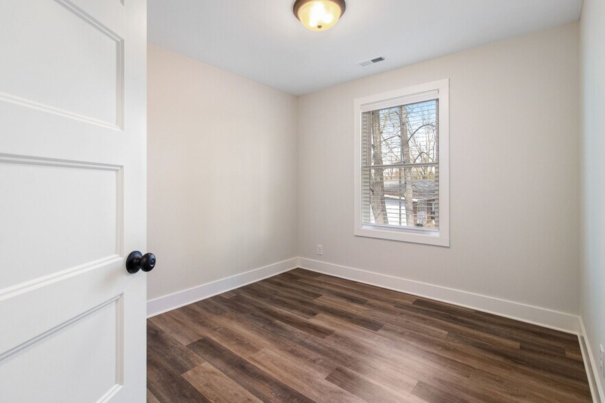 More Photos Of 160 Excell Rd, Clarksville Apartments For Sale