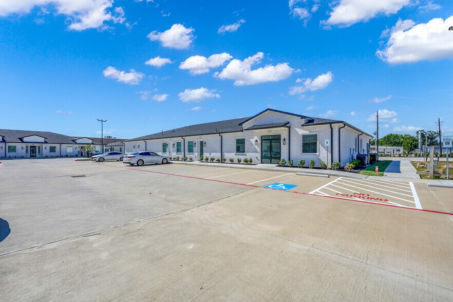 More Photos Of 18930 Kuykendahl Rd, Spring Medical For Lease