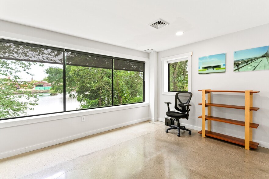 More Photos Of 44 Lincoln St, Saco Office For Sale