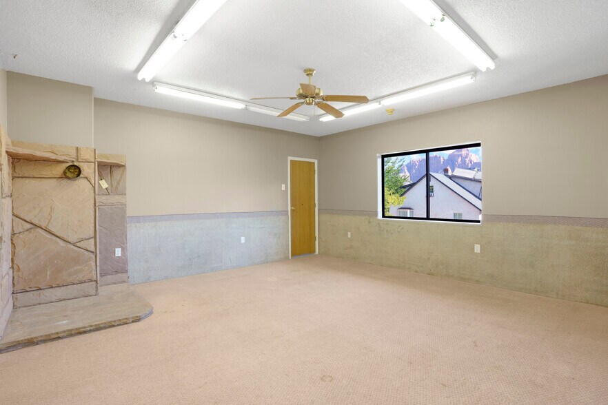 More Photos Of 140 Central St, Colorado City Office For Sale