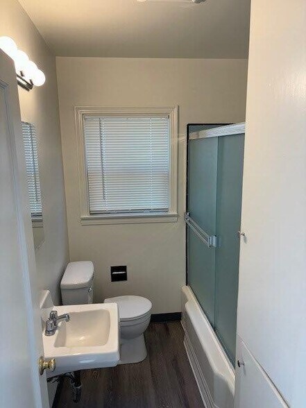 More Photos Of 238 Capitol St, Salinas Office Residential For Sale