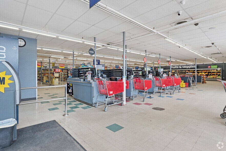 More Photos Of 3640 Delaware Ave, Tonawanda Supermarket For Sale