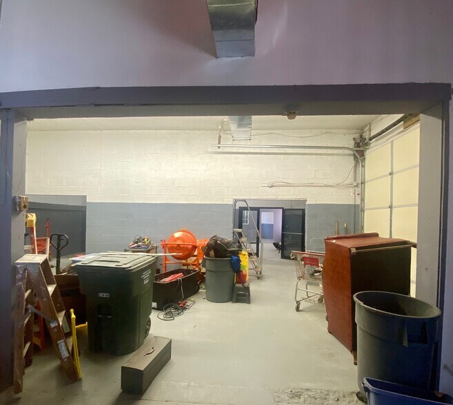 More Photos Of 258 35th St NE, Washington Warehouse For Sale