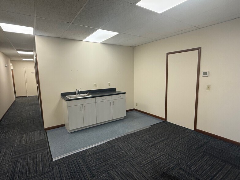 More Photos Of 803 Linway Dr, Goshen General Retail For Lease