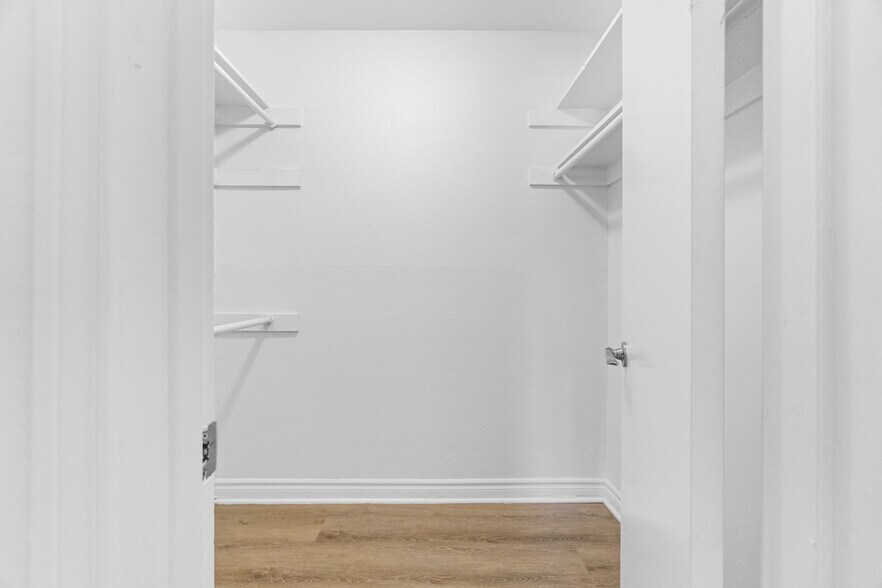 More Photos Of 600 E Olive Ave, Burbank Apartments For Sale