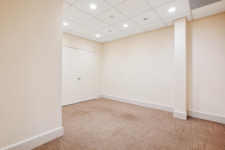 More Photos Of 1501 Duke St, Alexandria Office For Lease