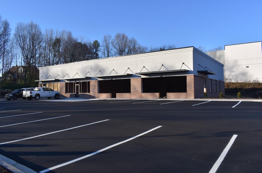 Primary Photo Of 1070-1076 13th St SE, Hickory Office For Lease