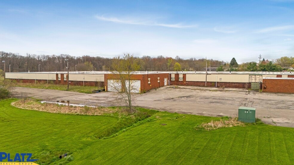 More Photos Of 400 Myron St, Youngstown Manufacturing For Lease