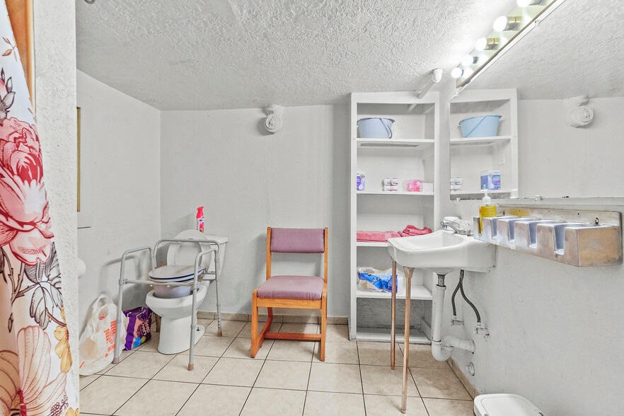 More Photos Of 1207 E Rio Grande Ave, El Paso Multifamily For Sale