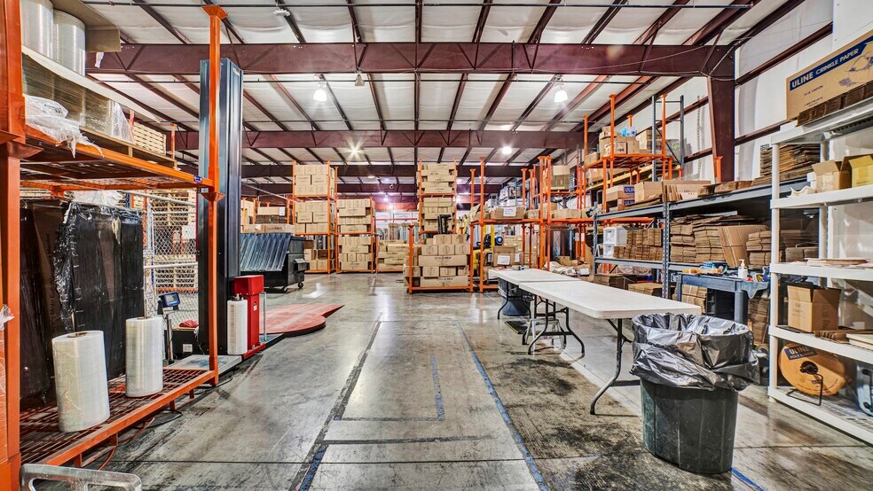 More Photos Of 961 N Main St, Mansfield Warehouse For Lease