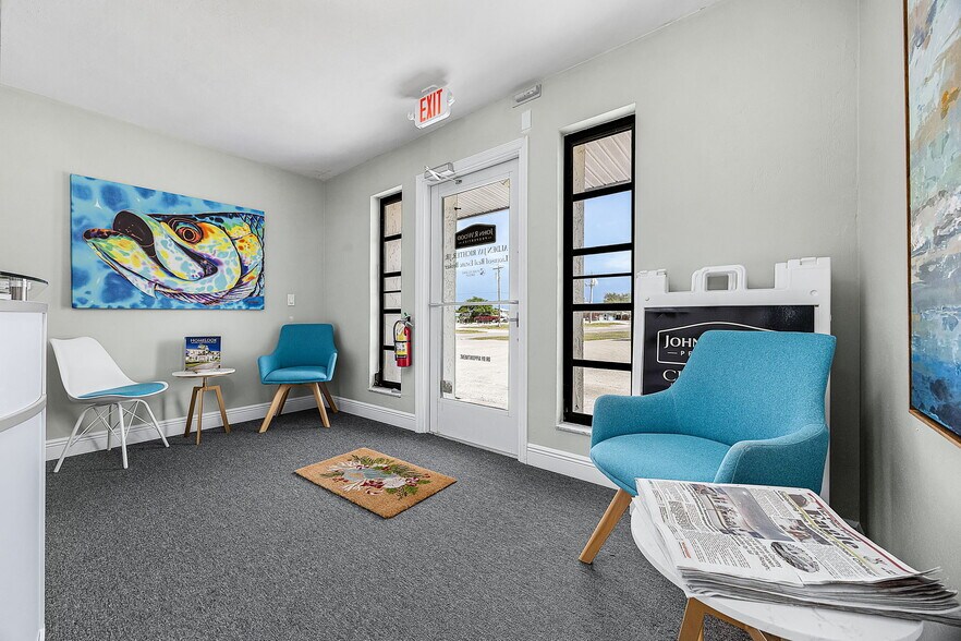 More Photos Of 2959 Oleander St, Saint James City Office For Sale