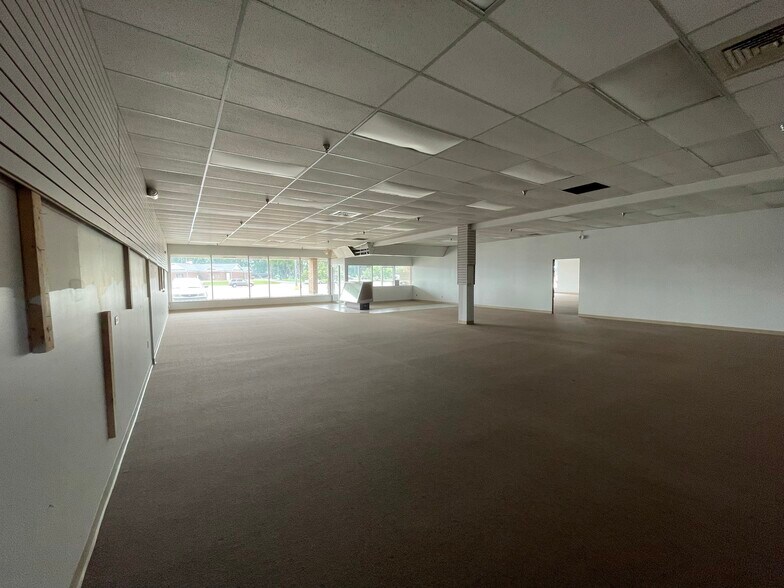 More Photos Of 111-281 US 131, Three Rivers Unknown For Lease