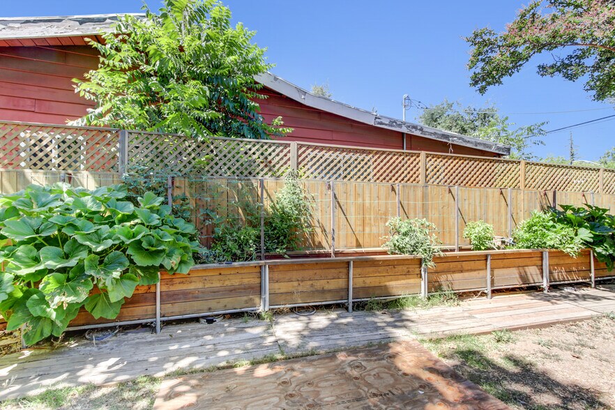 More Photos Of 4833 College Oak Dr, Sacramento Multifamily For Sale