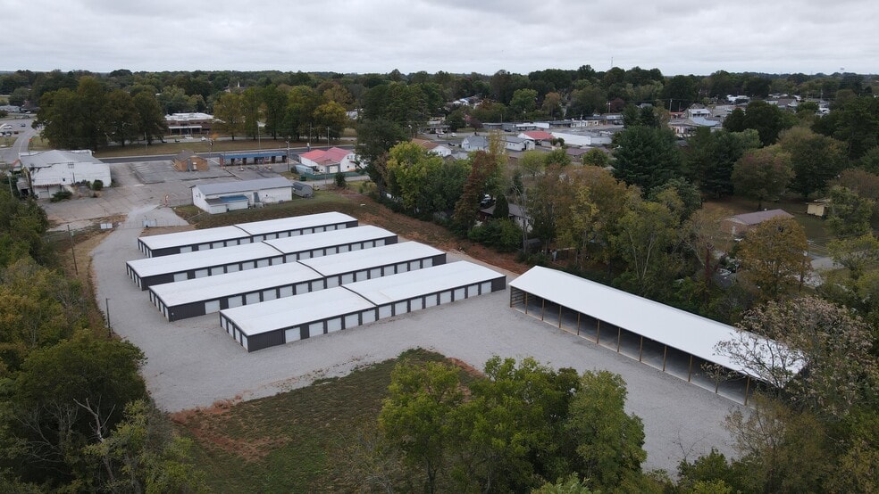 More Photos Of 912 Dinah Shore blvd, Winchester Self Storage For Sale