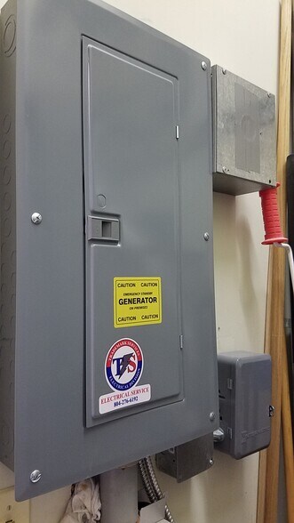 More Photos Of 1260-1272 Alverser Plz, Midlothian Storefront Retail Office For Lease