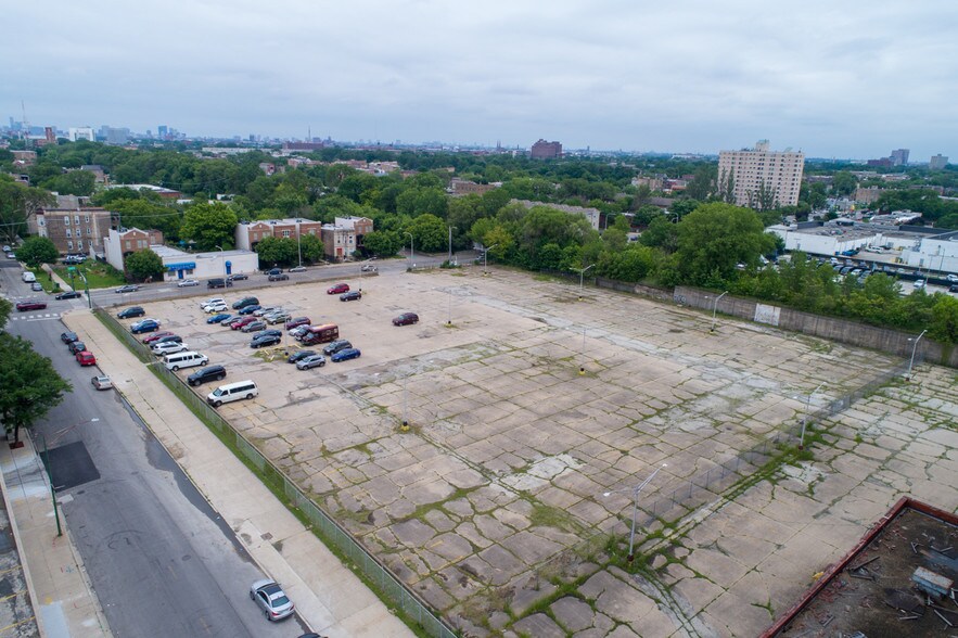 More Photos Of , Chicago Unknown For Sale