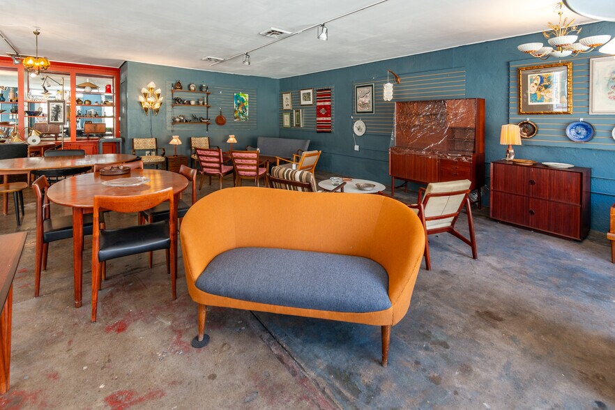 More Photos Of 99 S Main St, Lambertville Storefront For Sale