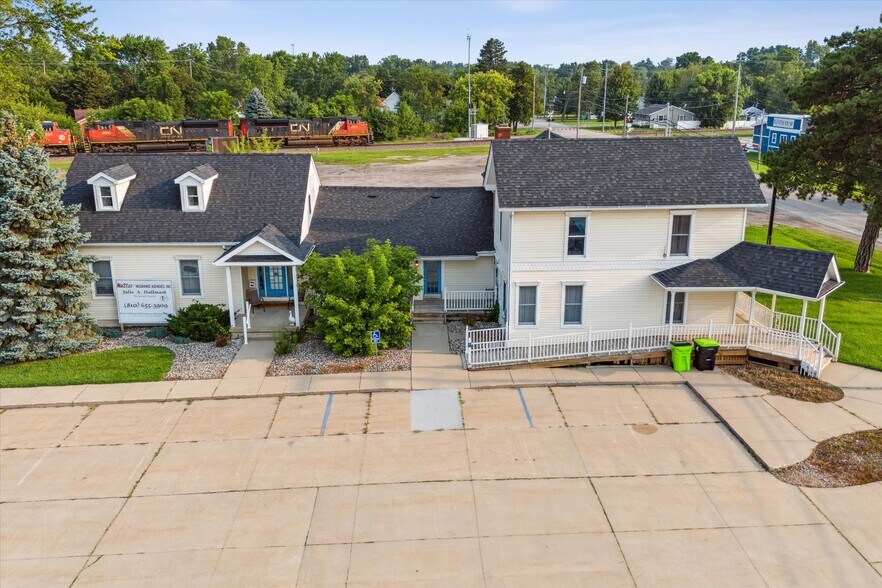 More Photos Of 5232 Morrish Rd, Swartz Creek Office For Sale