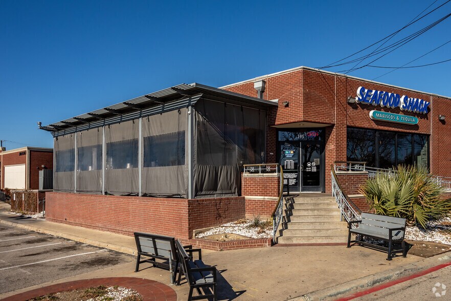 More Photos Of 3701 W Northwest Hwy, Dallas Unknown For Lease