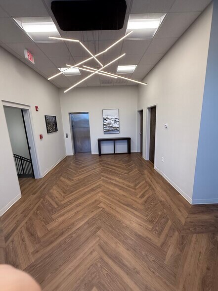 More Photos Of 495 S Gloster St, Tupelo Freestanding For Lease