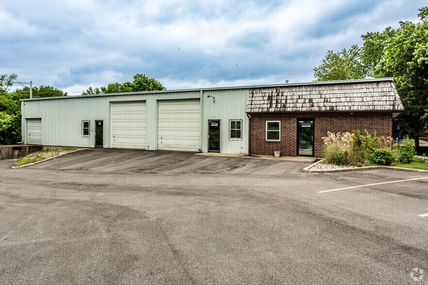 More Photos Of 2018 E Prairie Cir, Olathe Light Manufacturing For Sale