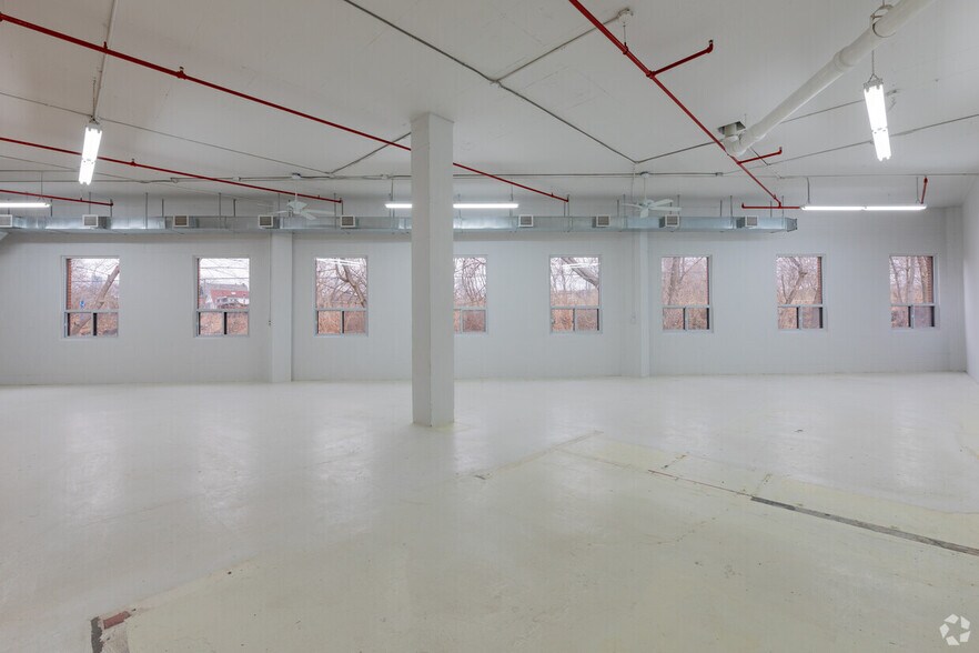 More Photos Of 388 Carlaw Ave, Toronto Warehouse For Lease