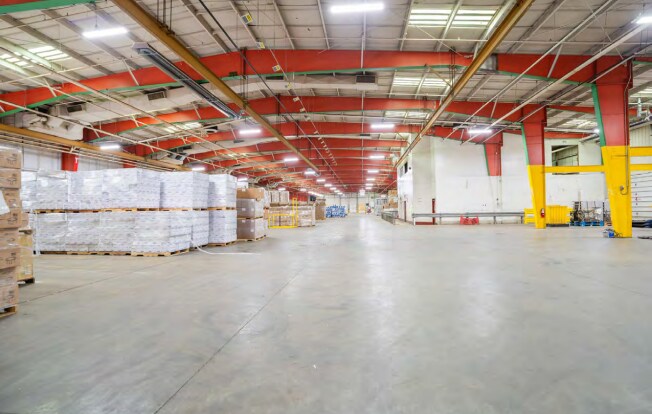 More Photos Of 99 Green St, Clinton Warehouse For Lease