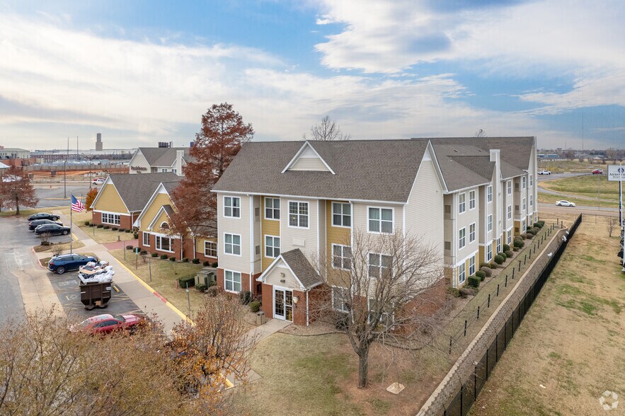 More Photos Of 1111 E I 240 Service Rd, Oklahoma City Hotel For Sale