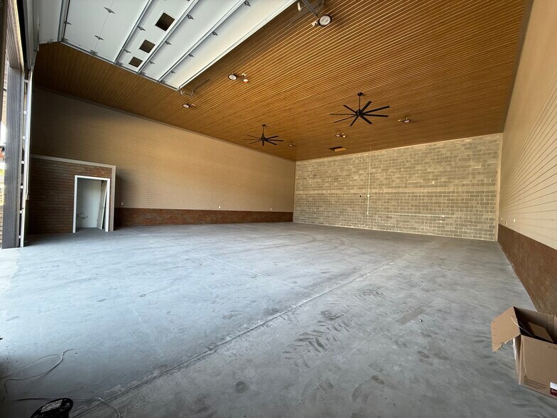 More Photos Of 144 McCrary Rd, Mooresville Industrial For Sale