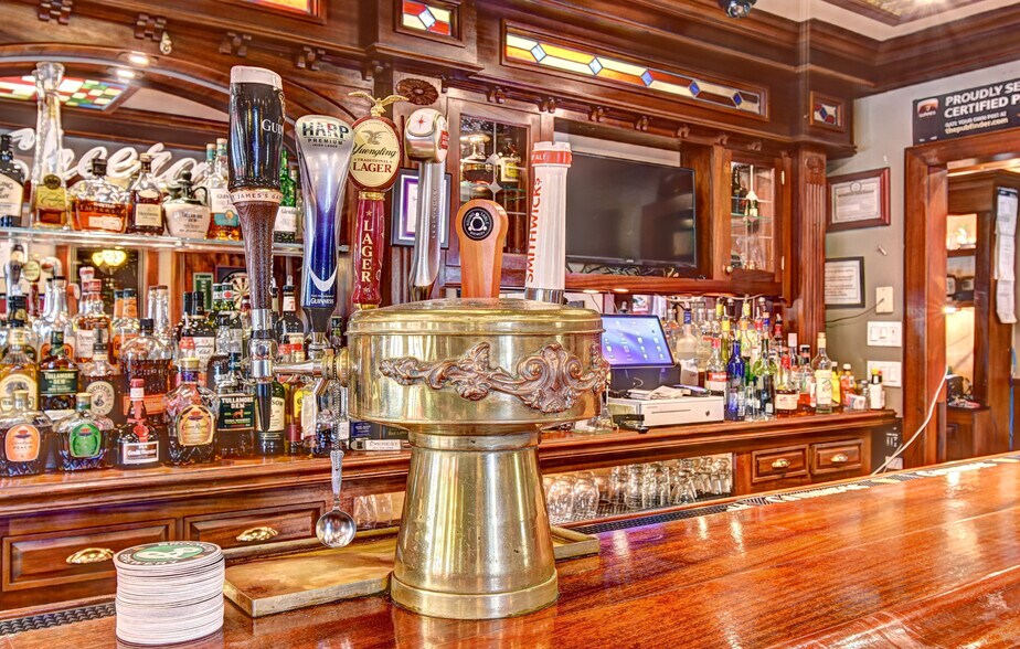 More Photos Of 337 N Liberty Dr, Tomkins Cove Restaurant For Sale