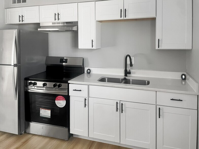 More Photos Of 1925 W Village Dr, Phoenix Multifamily For Sale