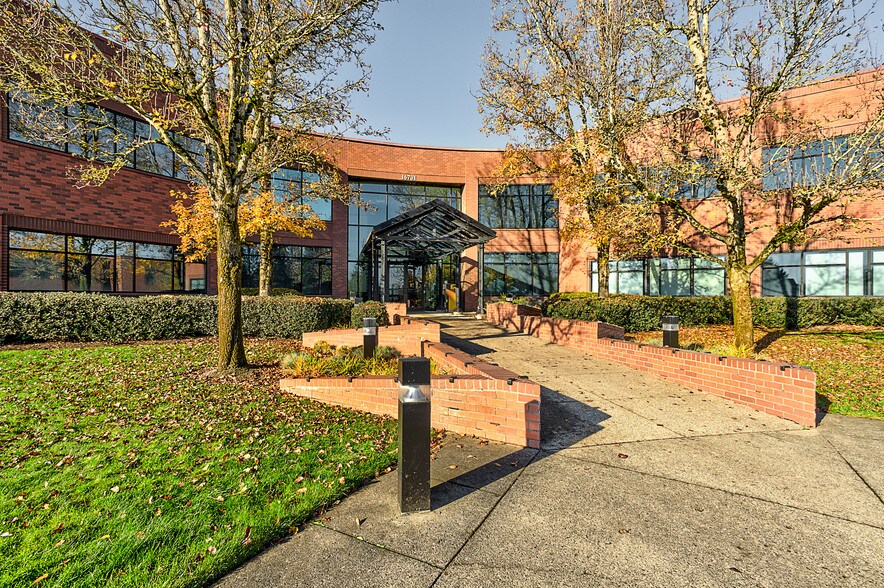 More Photos Of 16701 SE McGillivray Blvd, Vancouver Office For Lease