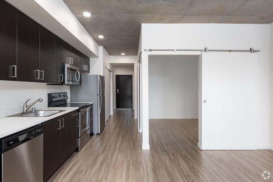 More Photos Of 102 N G St, Tacoma Apartments For Lease