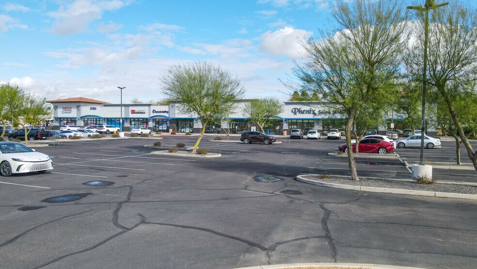 More Photos Of 1903 S Country Club Dr, Mesa Freestanding For Lease