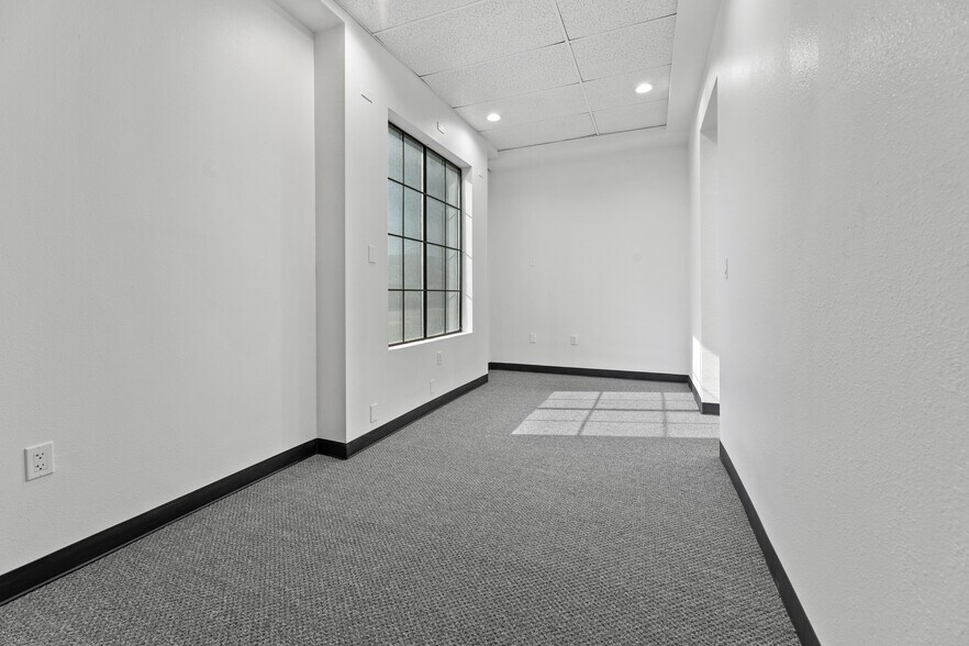 More Photos Of 2008 W Dorothea Ave, Visalia Freestanding For Lease