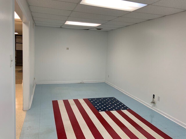 More Photos Of 331-348 Robinson Ln, Wilmington Light Distribution For Lease