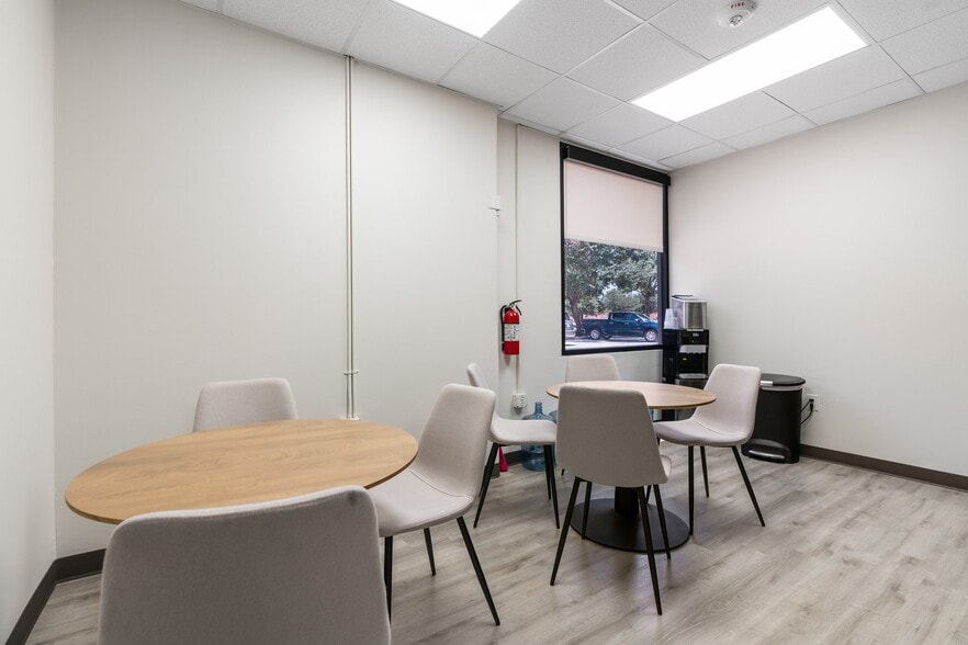 More Photos Of 255 Ed English Dr, Shenandoah Medical For Sale