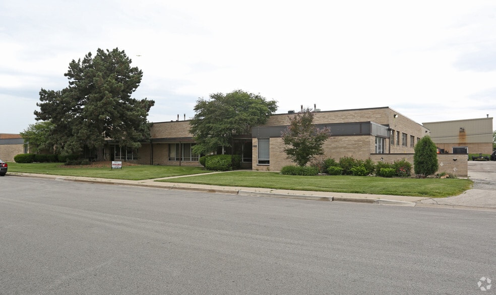 Primary Photo Of 2400-2420 Delta Ln, Elk Grove Village Warehouse For Lease