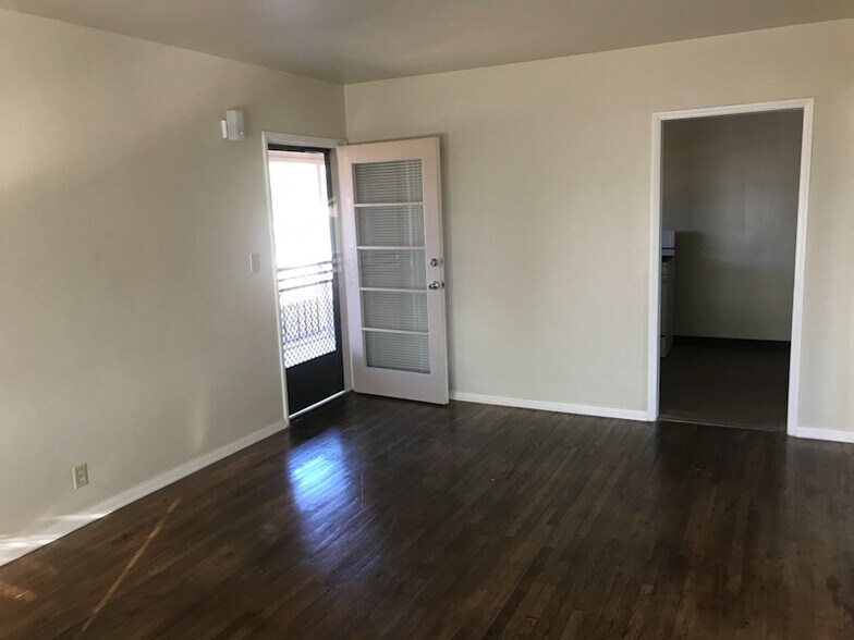 More Photos Of 302-304 E Wilhelmina St, Anaheim Apartments For Sale