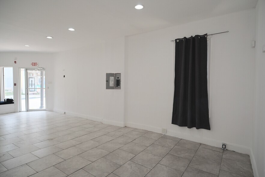 More Photos Of 1017 W Huntingdon St, Philadelphia General Retail For Sale