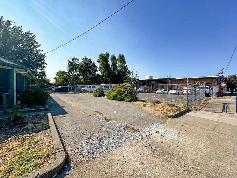 More Photos Of 2161 Ferry St, Anderson Medical For Sale