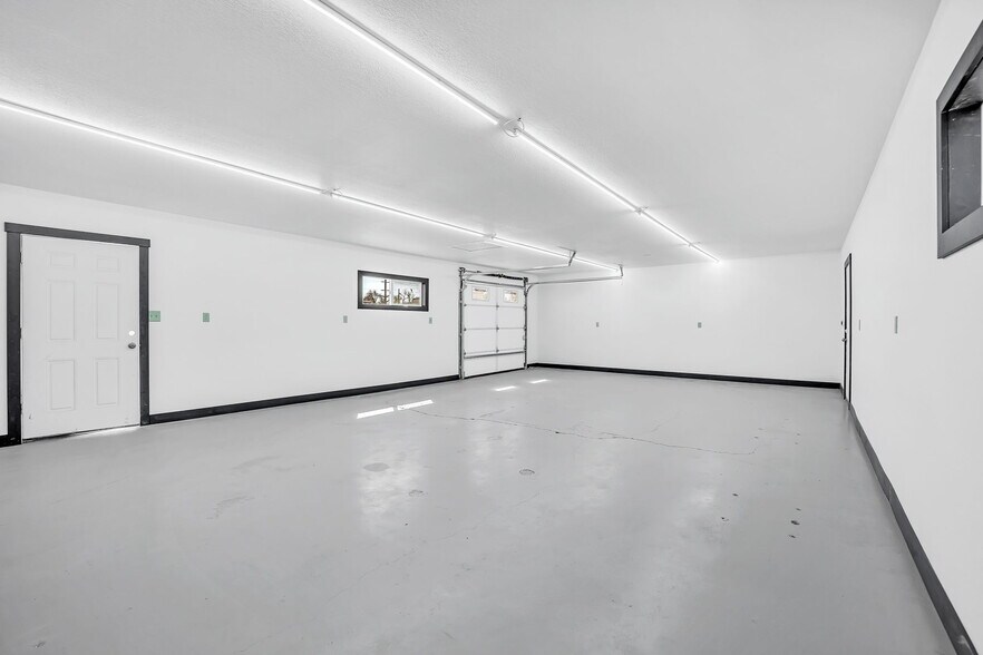 More Photos Of 624 S 29th St, Colorado Springs Light Manufacturing For Sale